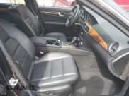 ✅ 2012 Mercedes-Benz C 300 Sport • VIN: WDDGF8BB9CA630260 • Lot: 43275404. Wystawiony na IAAI z przebiegiem 122 583 mil. Bezpłatny archiwum sprzedaży aukcyjnych z USA i szczegółowy raport historii pojazdu na DreamBid. Zdjęcie 5.