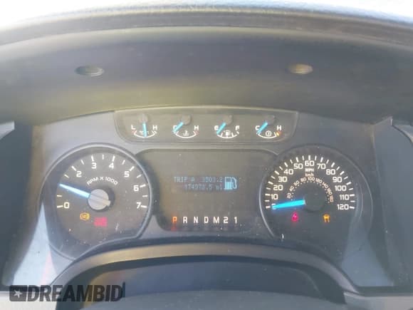 ✅ 2014 Ford F-150 XL • VIN: 1FTMF1EFXEKE61365 • Lot: 40966472. Listed on IAAI with 174,372 mi. Free auction sales archive from the USA and detailed vehicle history report at DreamBid. Image 7.