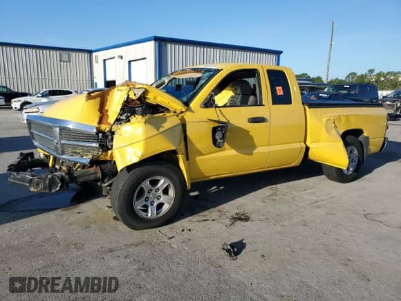 2006 Dodge Dakota SLT z VIN 1D7HE42K96S545577, wystawiony jako Copart lot #63229174 z przebiegiem Nie podano mil oraz Nie do naprawy • Non repairable. Historia ofert i sprzedaży dostępna na DreamBid. Obrazek 1.