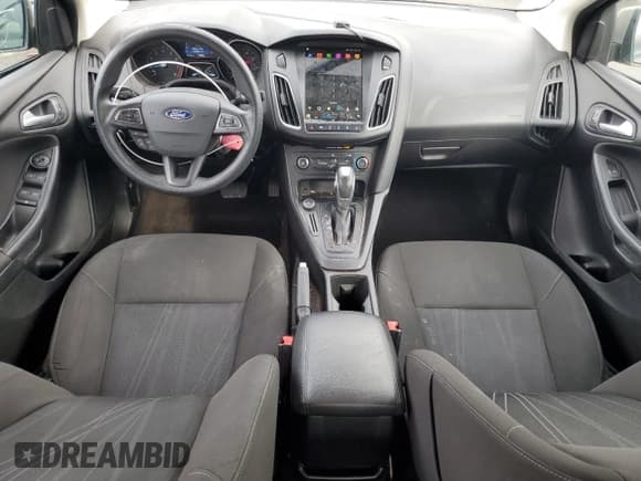 ✅ 2015 Ford Focus SE • VIN: 1FADP3F25FL275643 • Lot: 93645995. Wystawiony na Copart z przebiegiem 138 269 mil. Bezpłatny archiwum sprzedaży aukcyjnych z USA i szczegółowy raport historii pojazdu na DreamBid. Zdjęcie 8.