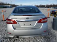 ✅ 2015 Nissan Sentra S • VIN: 3N1AB7AP8FY313737 • Lot: 92474705. Wystawiony na Copart z przebiegiem Nie podano. Bezpłatny archiwum sprzedaży aukcyjnych z USA i szczegółowy raport historii pojazdu na DreamBid. Zdjęcie 6.
