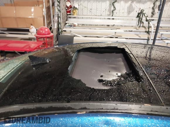 ✅ 2015 Hyundai Genesis 3.8L • VIN: KMHGN4JE0FU076638 • Lot: 41071288. Wystawiony na IAAI z przebiegiem 142 787 mil. Bezpłatny archiwum sprzedaży aukcyjnych z USA i szczegółowy raport historii pojazdu na DreamBid. Zdjęcie 6.