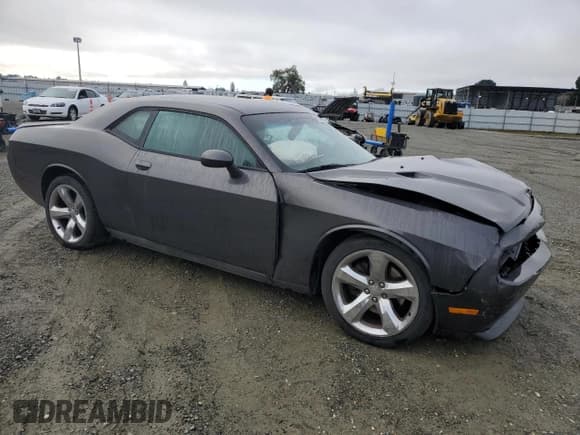 ✅ 2013 Dodge Challenger SXT • VIN: 2C3CDYAG0DH649377 • Lot: 49311435. Wystawiony na Copart z przebiegiem 174 087 mil. Bezpłatny archiwum sprzedaży aukcyjnych z USA i szczegółowy raport historii pojazdu na DreamBid. Zdjęcie 4.