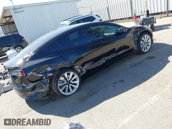 ✅ 2020 Tesla Model 3 Standard Range Plus • VIN: 5YJ3E1EA1LF615748 • Lot: 43481024. Wystawiony na IAAI z przebiegiem 123 021 mil. Bezpłatny archiwum sprzedaży aukcyjnych z USA i szczegółowy raport historii pojazdu na DreamBid. Zdjęcie 4.