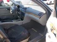 ✅ 2007 Mercedes-Benz E 350 • VIN: WDBUF56X47B076738 • Lot: 43375772. Wystawiony na IAAI z przebiegiem 325 084 mil. Bezpłatny archiwum sprzedaży aukcyjnych z USA i szczegółowy raport historii pojazdu na DreamBid. Zdjęcie 5.