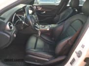 ✅ 2021 Mercedes-Benz C 300 • VIN: W1KWF8EB6MR645731 • Lot: 74212924. Wystawiony na Copart z przebiegiem 30 458 mil. Bezpłatny archiwum sprzedaży aukcyjnych z USA i szczegółowy raport historii pojazdu na DreamBid. Zdjęcie 7.