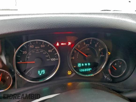 ✅ 2015 Jeep Wrangler Sahara • VIN: 1C4AJWBG1FL523176 • Lot: 95531215. Wystawiony na Copart z przebiegiem 136 808 mil. Bezpłatny archiwum sprzedaży aukcyjnych z USA i szczegółowy raport historii pojazdu na DreamBid. Zdjęcie 9.