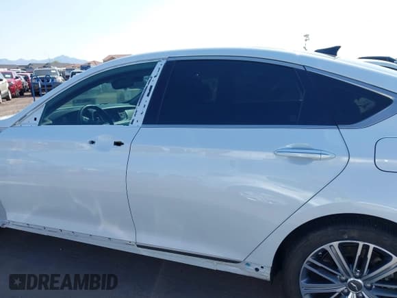 ✅ 2018 Genesis G80 3.8L • VIN: KMHGN4JE5JU239843 • Lot: 42455108. Listed on IAAI with 74,964 mi. Free auction sales archive from the USA and detailed vehicle history report at DreamBid. Image 15.