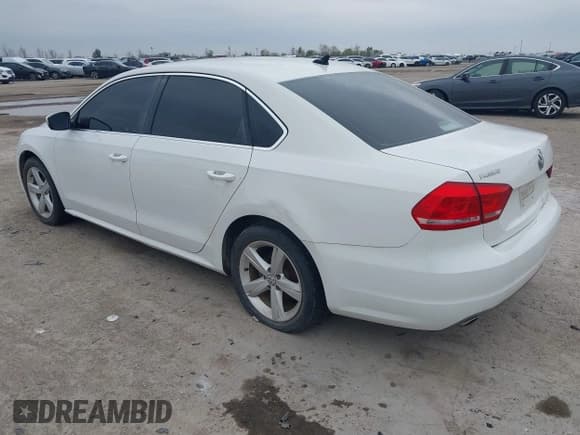 ✅ 2013 Volkswagen Passat SE • VIN: 1VWBN7A3XDC109658 • Lot: 43866832. Listed on IAAI with 187,975 mi. Free auction sales archive from the USA and detailed vehicle history report at DreamBid. Image 3.