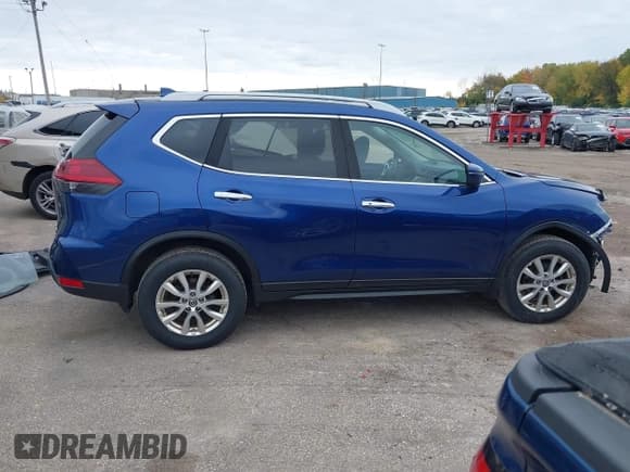 ✅ 2018 Nissan Rogue SL • VIN: 5N1AT2MV1JC766554 • Lot: 43458351. Wystawiony na IAAI z przebiegiem 156 592 mil. Bezpłatny archiwum sprzedaży aukcyjnych z USA i szczegółowy raport historii pojazdu na DreamBid. Zdjęcie 14.