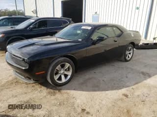 ✅ 2022 Dodge Challenger SXT • VIN: 2C3CDZAG1NH151843 • Lot: 37784453. Wystawiony na Copart z przebiegiem 8 793 mil. Bezpłatny archiwum sprzedaży aukcyjnych z USA i szczegółowy raport historii pojazdu na DreamBid. Zdjęcie 1.