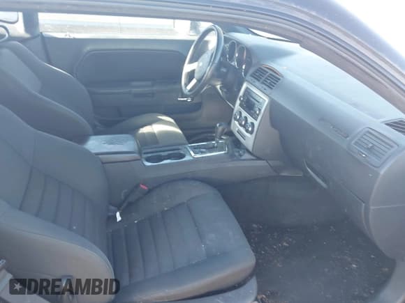 ✅ 2010 Dodge Challenger SE • VIN: 2B3CJ4DV2AH189692 • Lot: 43613804. Wystawiony na IAAI z przebiegiem 158 553 mil. Bezpłatny archiwum sprzedaży aukcyjnych z USA i szczegółowy raport historii pojazdu na DreamBid. Zdjęcie 5.