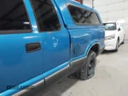 ✅ 1995 Chevrolet S-10 LS • VIN: 1GCCS19Z0S8127527 • Лот: 41876230. Опубликован ранее на IAAI с пробегом 146 733 миль. Бесплатный доступ к архиву аукционных продаж из США и подробный отчёт об истории автомобиля на DreamBid. Изображение 6.