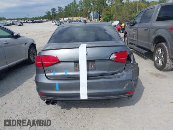 ✅ 2017 Volkswagen Jetta GLI • VIN: 3VW4T7AJ0HM401451 • Lot: 43415428. Wystawiony na IAAI z przebiegiem 172 411 mil. Bezpłatny archiwum sprzedaży aukcyjnych z USA i szczegółowy raport historii pojazdu na DreamBid. Zdjęcie 16.