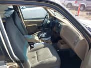 ✅ 2001 Ford Explorer Sport Trac • VIN: 1FMZU67E71UA27279 • Лот: 42564976. Опубликован ранее на IAAI с пробегом 199 126 миль. Бесплатный доступ к архиву аукционных продаж из США и подробный отчёт об истории автомобиля на DreamBid. Изображение 5.