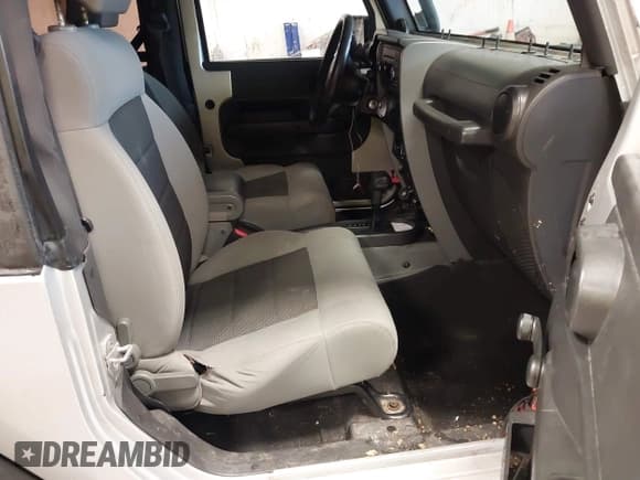 ✅ 2008 Jeep Wrangler X • VIN: 1J4FA24118L535297 • Лот: 43558304. Опубликован ранее на IAAI с пробегом 168 623 миль. Бесплатный доступ к архиву аукционных продаж из США и подробный отчёт об истории автомобиля на DreamBid. Изображение 5.