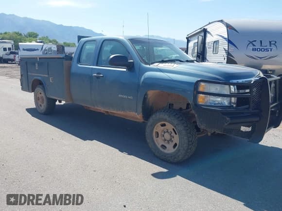 ✅ 2011 Chevrolet Silverado 2500HD • VIN: 1GB2KVCG9BZ411876 • Lot: 42557170. Wystawiony na IAAI z przebiegiem 71 775 mil. Bezpłatny archiwum sprzedaży aukcyjnych z USA i szczegółowy raport historii pojazdu na DreamBid. Zdjęcie 1.