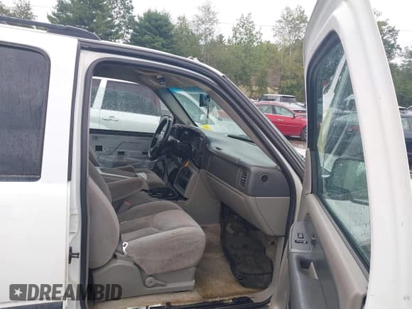 ✅ 2003 Chevrolet Suburban LS • VIN: 3GNFK16Z93G346023 • Лот: 42986722. Опубликован ранее на IAAI с пробегом 367 416 миль. Бесплатный доступ к архиву аукционных продаж из США и подробный отчёт об истории автомобиля на DreamBid. Изображение 5.