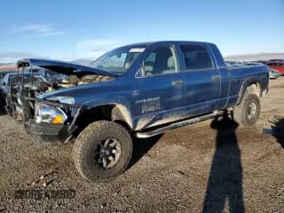 2006 Dodge 3500 Laramie z VIN 3D7LX39C16G173186, wystawiony jako Copart lot #85271594 z przebiegiem 210 581 mil mil oraz Czysty tytuł • Clean title. Historia ofert i sprzedaży dostępna na DreamBid. Obrazek 1.