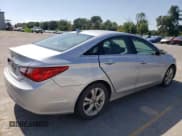 ✅ 2011 Hyundai Sonata SE • VIN: 5NPEC4AC2BH116092 • Lot: 66282124. Listed on Copart with 171,545 mi. Free auction sales archive from the USA and detailed vehicle history report at DreamBid. Image 3.