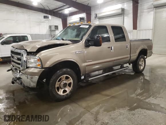 ✅ 2005 Ford F-350 XL • VIN: 1FTWW31P95EA91737 • Lot: 81531925. Listed on Copart with 128,515 mi. Free auction sales archive from the USA and detailed vehicle history report at DreamBid. Image 1.