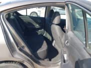 ✅ 2013 Nissan Versa S • VIN: 3N1CN7AP8DL887393 • Lot: 43702821. Wystawiony na IAAI z przebiegiem 59 549 mil. Bezpłatny archiwum sprzedaży aukcyjnych z USA i szczegółowy raport historii pojazdu na DreamBid. Zdjęcie 8.