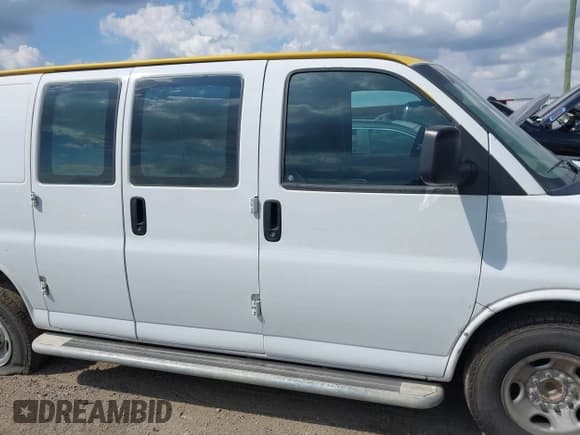 ✅ 2020 Chevrolet Express Cargo • VIN: 1GCWGAFG2L1182671 • Lot: 43111165. Listed on IAAI with 151,139 mi. Free auction sales archive from the USA and detailed vehicle history report at DreamBid. Image 13.