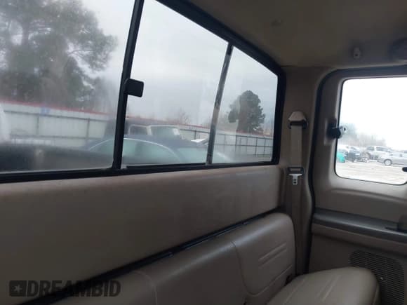 ✅ 1999 Ford F-250 XL • VIN: 1FTNX20F0XEC90660 • Lot: 41473096. Listed on IAAI with 435,452 mi. Free auction sales archive from the USA and detailed vehicle history report at DreamBid. Image 8.