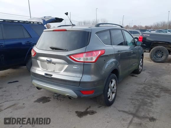 ✅ 2014 Ford Escape SE • VIN: 1FMCU9GX4EUC70031 • Лот: 43725499. Опубликован ранее на IAAI с пробегом 134 998 миль. Бесплатный доступ к архиву аукционных продаж из США и подробный отчёт об истории автомобиля на DreamBid. Изображение 4.