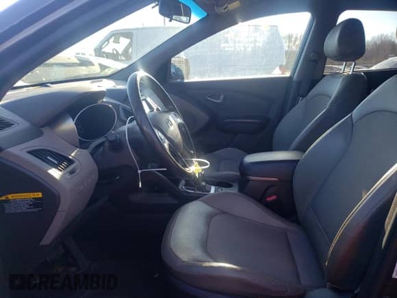 2015 Hyundai Tucson SE z VIN KM8JUCAG0FU006268, wystawiony jako Copart lot #40226233 z przebiegiem 88 381 mil mil oraz . Historia ofert i sprzedaży dostępna na DreamBid. Obrazek 7.