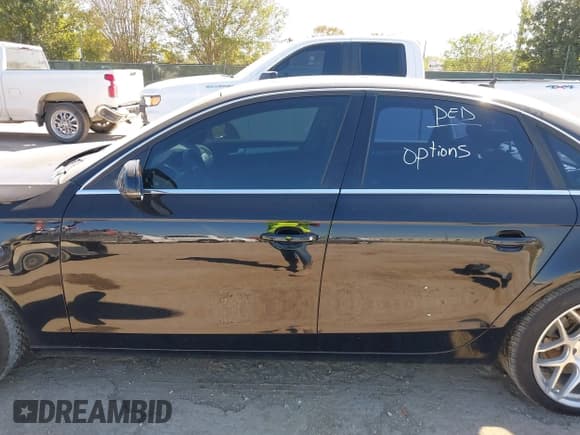 ✅ 2013 Audi A4 Premium Plus • VIN: WAUHFAFL5DN041903 • Лот: 40804566. Опубликован ранее на IAAI с пробегом 117 036 миль. Бесплатный доступ к архиву аукционных продаж из США и подробный отчёт об истории автомобиля на DreamBid. Изображение 15.