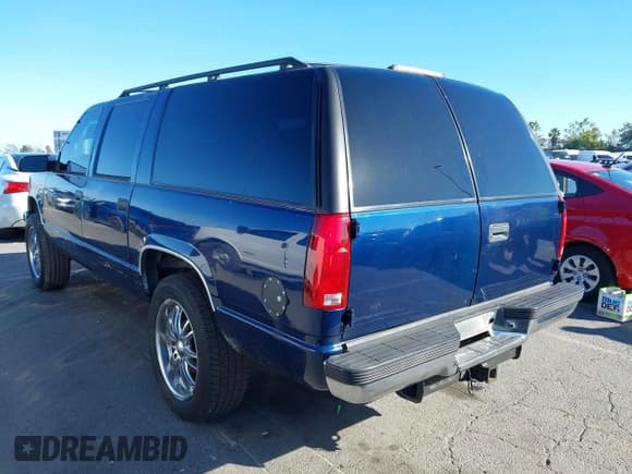 ✅ 1998 Chevrolet Suburban • VIN: 3GNFK16R5WG123384 • Lot: 43469980. Listed on IAAI with 204,196 mi. Free auction sales archive from the USA and detailed vehicle history report at DreamBid. Image 3.