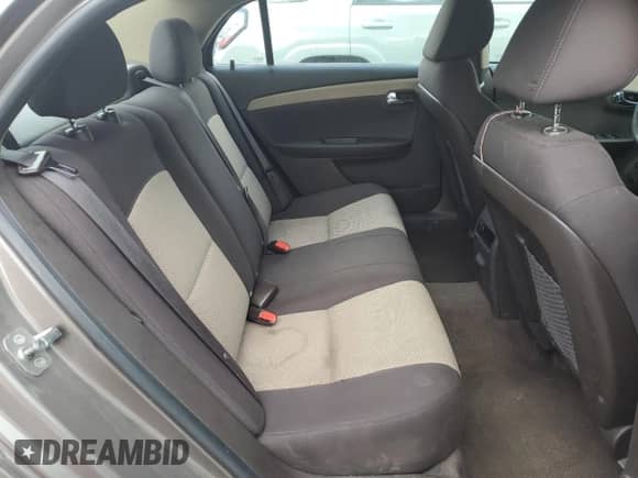 2012 Chevrolet Malibu 1LS z VIN 1G1ZB5E07CF202626, wystawiony jako Copart lot #61406454 z przebiegiem 135 917 mil mil oraz Czysty tytuł • Clean title. Historia ofert i sprzedaży dostępna na DreamBid. Obrazek 10.