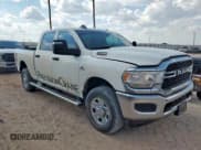 ✅ 2024 Ram 2500 Tradesman • VIN: 3C6UR5CL1RG212044 • Лот: 70644515. Опубликован ранее на Copart с пробегом 33 959 миль. Бесплатный доступ к архиву аукционных продаж из США и подробный отчёт об истории автомобиля на DreamBid. Изображение 4.