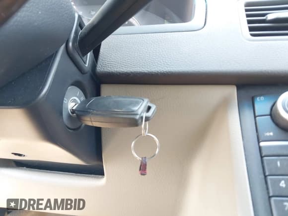 ✅ 2008 Volvo XC90 I6 • VIN: YV4CM982X81464072 • Lot: 43167201. Wystawiony na IAAI z przebiegiem 148 050 mil. Bezpłatny archiwum sprzedaży aukcyjnych z USA i szczegółowy raport historii pojazdu na DreamBid. Zdjęcie 11.