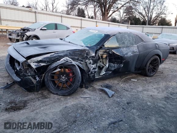 ✅ 2018 Dodge Challenger SRT Hellcat Widebody • VIN: 2C3CDZC92JH192474 • Lot: 38096994. Wystawiony na Copart z przebiegiem 46 088 mil. Bezpłatny archiwum sprzedaży aukcyjnych z USA i szczegółowy raport historii pojazdu na DreamBid. Zdjęcie 1.