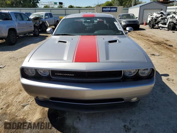 ✅ 2013 Dodge Challenger Rallye Redline • VIN: 2C3CDYAG0DH666017 • Lot: 73981394. Wystawiony na Copart z przebiegiem 70 092 mil. Bezpłatny archiwum sprzedaży aukcyjnych z USA i szczegółowy raport historii pojazdu na DreamBid. Zdjęcie 5.