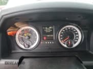 ✅ 2018 Ram 3500 Big Horn • VIN: 3C63R3DJ9JG423462 • Lot: 84485454. Wystawiony na Copart z przebiegiem 159 710 mil. Bezpłatny archiwum sprzedaży aukcyjnych z USA i szczegółowy raport historii pojazdu na DreamBid. Zdjęcie 9.