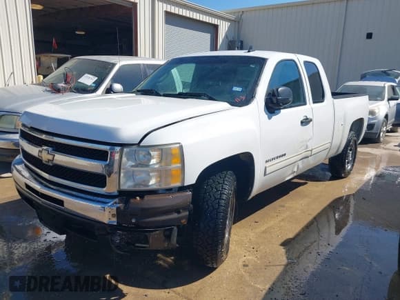 ✅ 2011 Chevrolet Silverado 1500 LT • VIN: 1GCRCSEA2BZ456432 • Lot: 43600223. Listed on IAAI with 253,664 mi. Free auction sales archive from the USA and detailed vehicle history report at DreamBid. Image 2.
