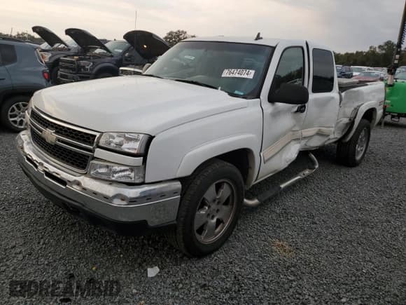 ✅ 2006 Chevrolet Silverado 1500 LT1 • VIN: 1GCEK19B06Z106687 • Лот: 76474074. Опубликован ранее на Copart с пробегом 219 203 миль. Бесплатный доступ к архиву аукционных продаж из США и подробный отчёт об истории автомобиля на DreamBid. Изображение 1.