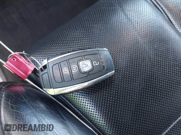 ✅ 2018 Lincoln Navigator Select • VIN: 5LMJJ3JT5JEL11206 • Lot: 43383651. Listed on IAAI with 188,339 mi. Free auction sales archive from the USA and detailed vehicle history report at DreamBid. Image 11.