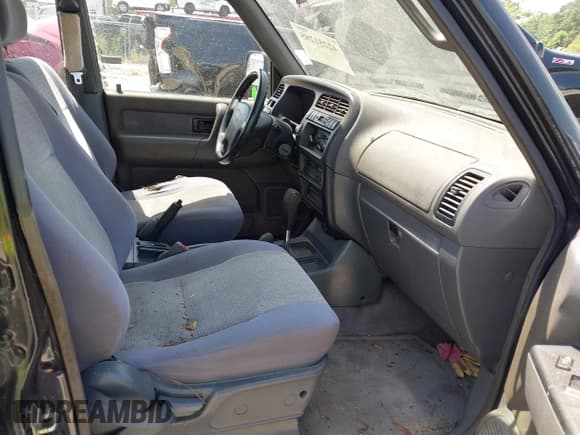✅ 1999 Isuzu Trooper S • VIN: JACDJ58X4X7922722 • Lot: 42251285. Listed on IAAI with 216,666 mi. Free auction sales archive from the USA and detailed vehicle history report at DreamBid. Image 5.