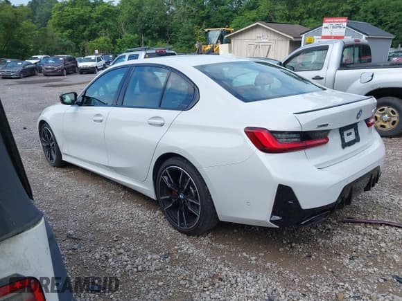 ✅ 2024 BMW 3 Series M340i xDrive • VIN: 3MW49FF02R8E13457 • Lot: 42611678. Wystawiony na IAAI z przebiegiem 11 052 mil. Bezpłatny archiwum sprzedaży aukcyjnych z USA i szczegółowy raport historii pojazdu na DreamBid. Zdjęcie 3.