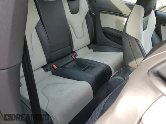 ✅ 2013 Audi S5 Premium Plus • VIN: WAUCGAFR3DA068214 • Lot: 69732035. Wystawiony na Copart z przebiegiem 132 734 mil. Bezpłatny archiwum sprzedaży aukcyjnych z USA i szczegółowy raport historii pojazdu na DreamBid. Zdjęcie 10.