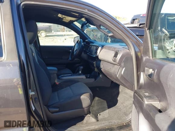 ✅ 2020 Toyota Tacoma SR5 • VIN: 3TMCZ5AN4LM295938 • Lot: 40692316. Listed on IAAI with 75,714 mi. Free auction sales archive from the USA and detailed vehicle history report at DreamBid. Image 5.