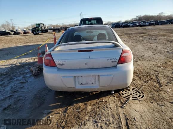 2004 Dodge Neon SXT z VIN 1B3ES56C44D530504, wystawiony jako Copart lot #46360045 z przebiegiem 46 361 mil mil oraz Szkoda całkowita • Salvage title. Historia ofert i sprzedaży dostępna na DreamBid. Obrazek 6.