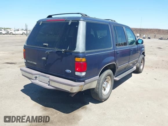 ✅ 1997 Ford Explorer XLT • VIN: 1FMDU32P2VZB68982 • Lot: 42954245. Wystawiony na IAAI z przebiegiem 156 527 mil. Bezpłatny archiwum sprzedaży aukcyjnych z USA i szczegółowy raport historii pojazdu na DreamBid. Zdjęcie 4.