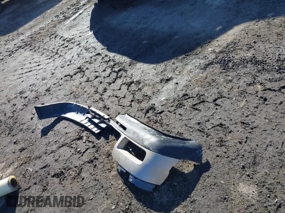 ✅ 2005 Volkswagen Golf GL • VIN: 9BWFR61J354015902 • Lot: 41462331. Wystawiony na IAAI z przebiegiem 235 754 mil. Bezpłatny archiwum sprzedaży aukcyjnych z USA i szczegółowy raport historii pojazdu na DreamBid. Zdjęcie 12.