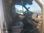 ✅ 2022 Mercedes-Benz Sprinter Cargo • VIN: W1X4EBHY0NP484324 • Лот: 88178105. Опубликован ранее на Copart с пробегом Не указан. Бесплатный доступ к архиву аукционных продаж из США и подробный отчёт об истории автомобиля на DreamBid. Изображение 5.