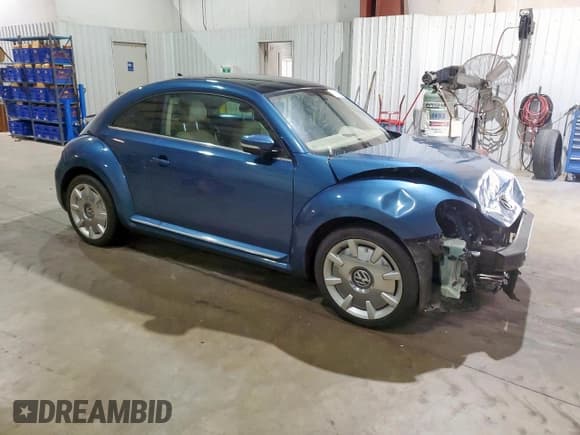 ✅ 2018 Volkswagen Beetle SE • VIN: 3VWJD7AT4JM728118 • Lot: 83828115. Wystawiony na Copart z przebiegiem 90 247 mil. Bezpłatny archiwum sprzedaży aukcyjnych z USA i szczegółowy raport historii pojazdu na DreamBid. Zdjęcie 4.